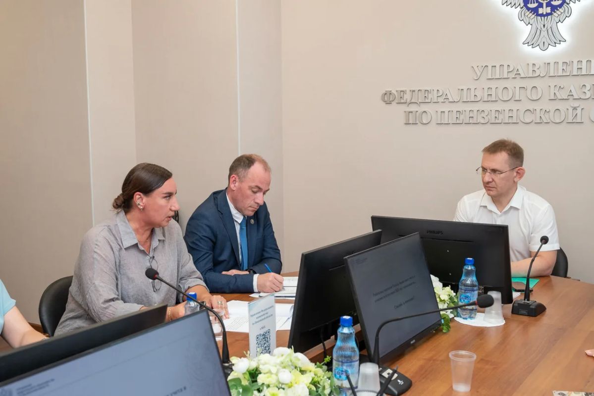 Руководитель УФК по Пензенской области Дмитрий Клусов провел рабочую встречу с сотрудниками Отдела бюджетного учета и отчетности по операциям бюджетов Руководитель УФК по Пензенской области Дмитрий Клусов провел рабочую встречу с сотрудниками Отдела бюджетного учета и отчетности по операциям бюджетов