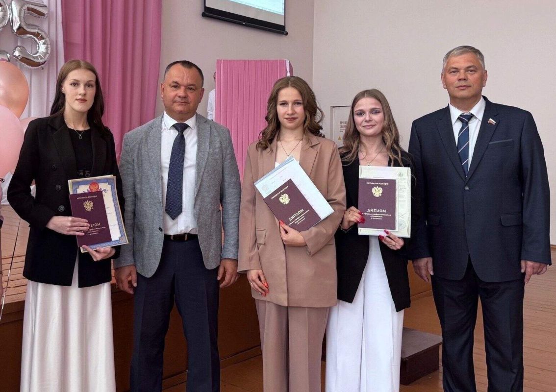 Алексей Марьин пожелал успешного будущего молодым специалистам Сердобска