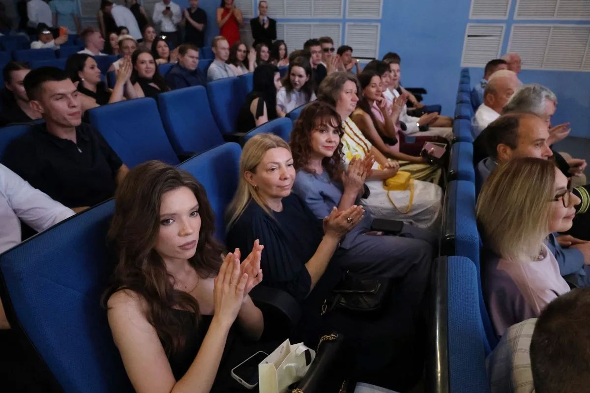 Начальник регионального УМВД поздравил выпускников юридического института Пензенского государственного университета Начальник регионального УМВД поздравил выпускников юридического института Пензенского государственного университета