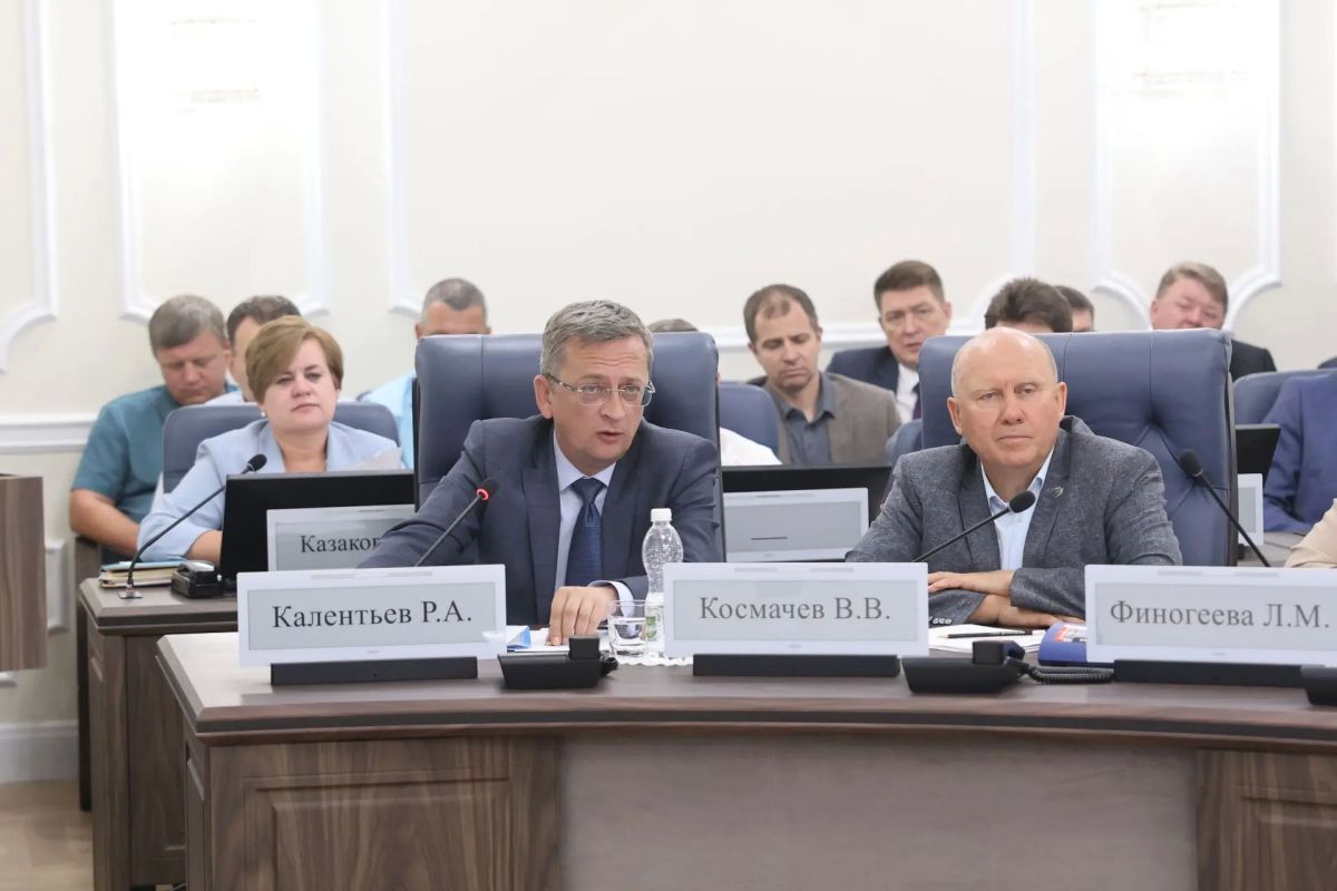 Реализацию инвестпрограмм субъектов электроэнергетики обсудили в правительстве области Реализацию инвестпрограмм субъектов электроэнергетики обсудили в правительстве области