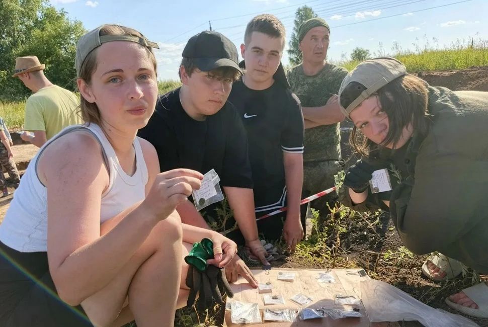 Пензенская археологическая экспедиция, созданная по инициативе губернатора региона Олега Мельниченко, открыла полевой сезон 2026 года Пензенская археологическая экспедиция, созданная по инициативе губернатора региона Олега Мельниченко, открыла полевой сезон 2026 года
