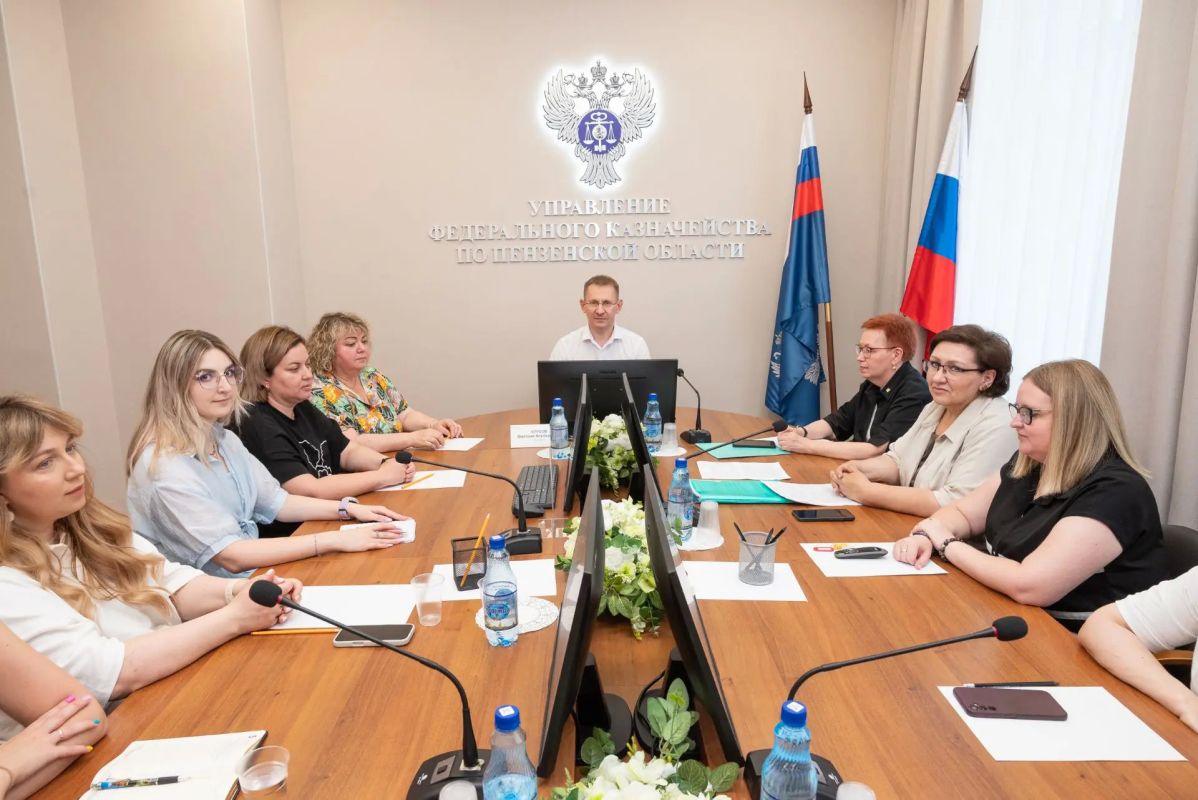 Руководитель УФК по Пензенской области Дмитрий Клусов провел рабочую встречу с сотрудниками Контрольно-ревизионного отдела в финансово-бюджетной сфере Руководитель УФК по Пензенской области Дмитрий Клусов провел рабочую встречу с сотрудниками Контрольно-ревизионного отдела в финансово-бюджетной сфере