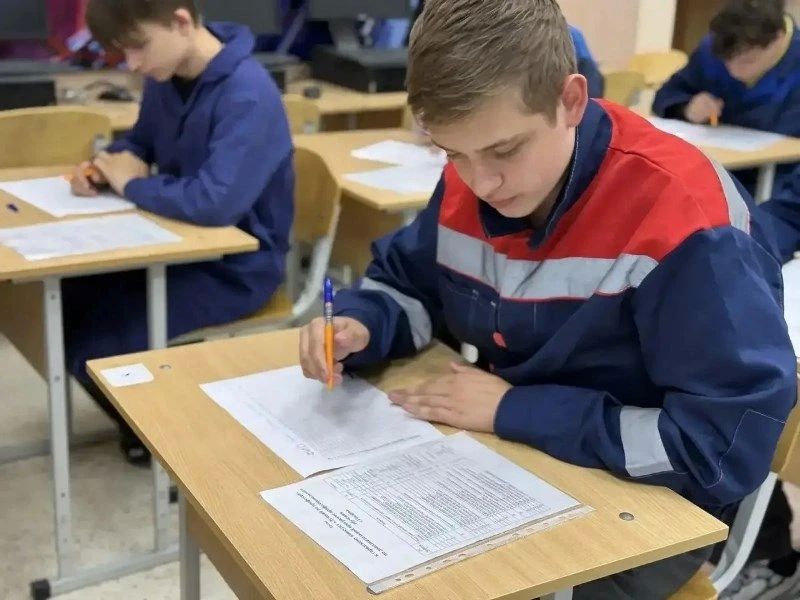 В Пензе 2422 подростка прошли итоговую аттестацию предпрофильного направления В Пензе 2422 подростка прошли итоговую аттестацию предпрофильного направления