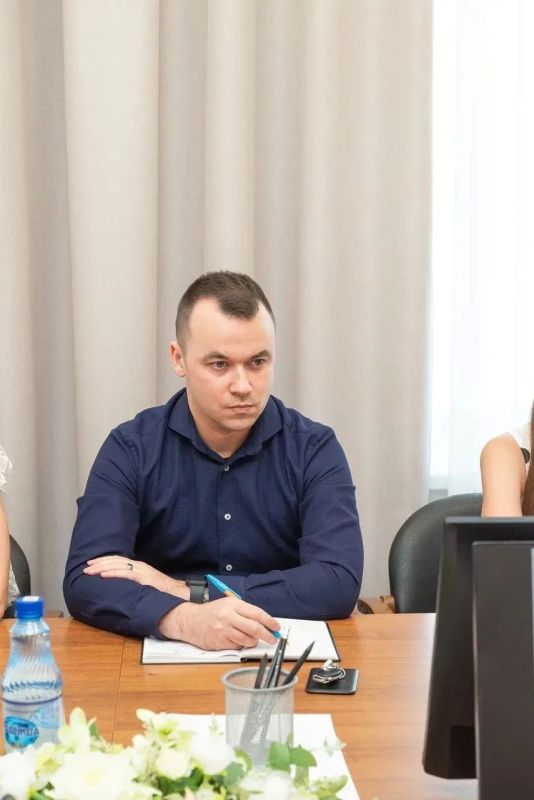 Руководитель УФК по Пензенской области Дмитрий Клусов провел рабочую встречу с членами Молодежного совета Руководитель УФК по Пензенской области Дмитрий Клусов провел рабочую встречу с членами Молодежного совета