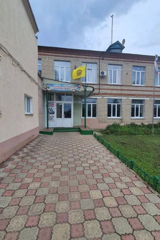 В связи с погодными условиями 12 июля 2026 года произошло обрушение несущих конструкций пристроя к зданию Нижнеломовского многопрофильного техникума В связи с погодными условиями 12 июля 2026 года произошло обрушение несущих конструкций пристроя к зданию Нижнеломовского многопрофильного техникума