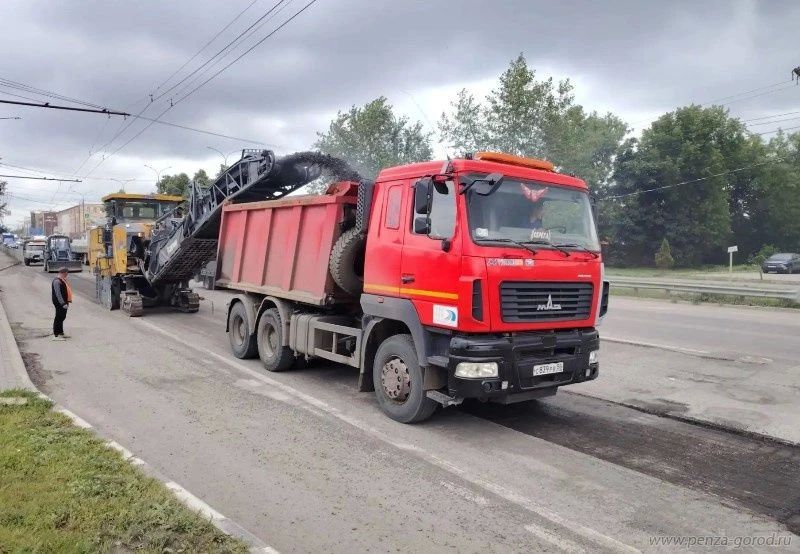 На улице Баумана ремонтируют дорогу На улице Баумана ремонтируют дорогу