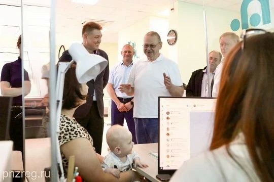 Созданные в Земетчино Семейный МФЦ и зал бракосочетаний представлены главе региона