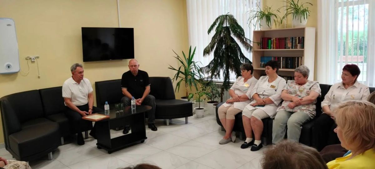 Валерий Лидин встретился с коллективом Сердобского дома ветеранов Валерий Лидин встретился с коллективом Сердобского дома ветеранов