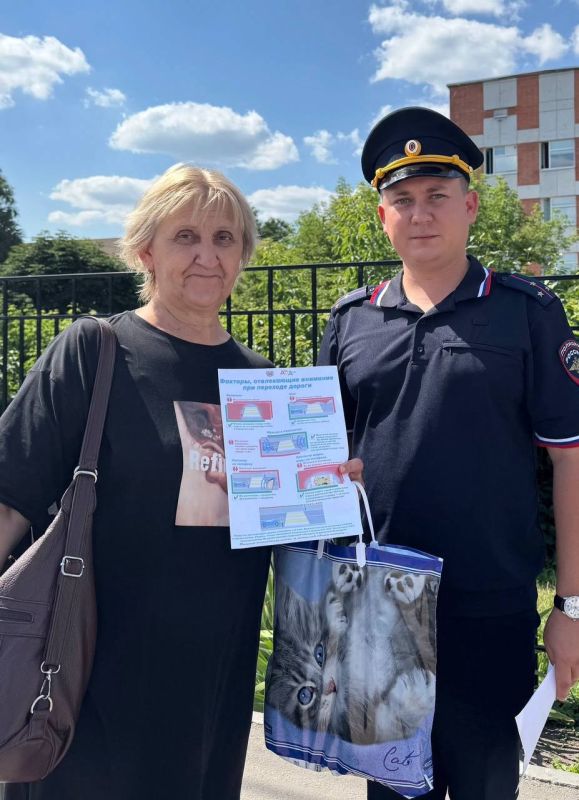 Сотрудники Госавтоинспекции Бессоновского района в рамках профилактического мероприятия «Пешеход. Пешеходный переход»напомнили участникам дорожного движения о важности соблюдения ПДД Сотрудники Госавтоинспекции Бессоновского района в рамках профилактического мероприятия «Пешеход. Пешеходный переход»напомнили участникам дорожного движения о важности соблюдения ПДД