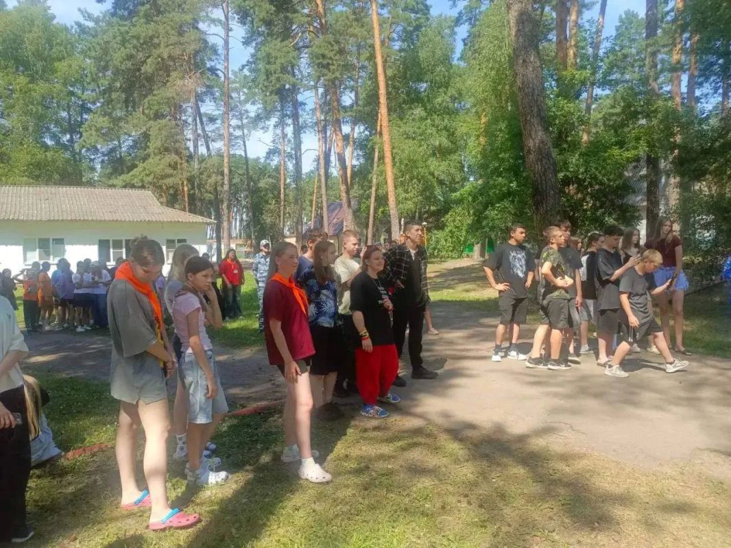 Пензенские полицейские и общественники провели для детей профилактическое мероприятие в рамках акции «Каникулы с Общественным советом» Пензенские полицейские и общественники провели для детей профилактическое мероприятие в рамках акции «Каникулы с Общественным советом»