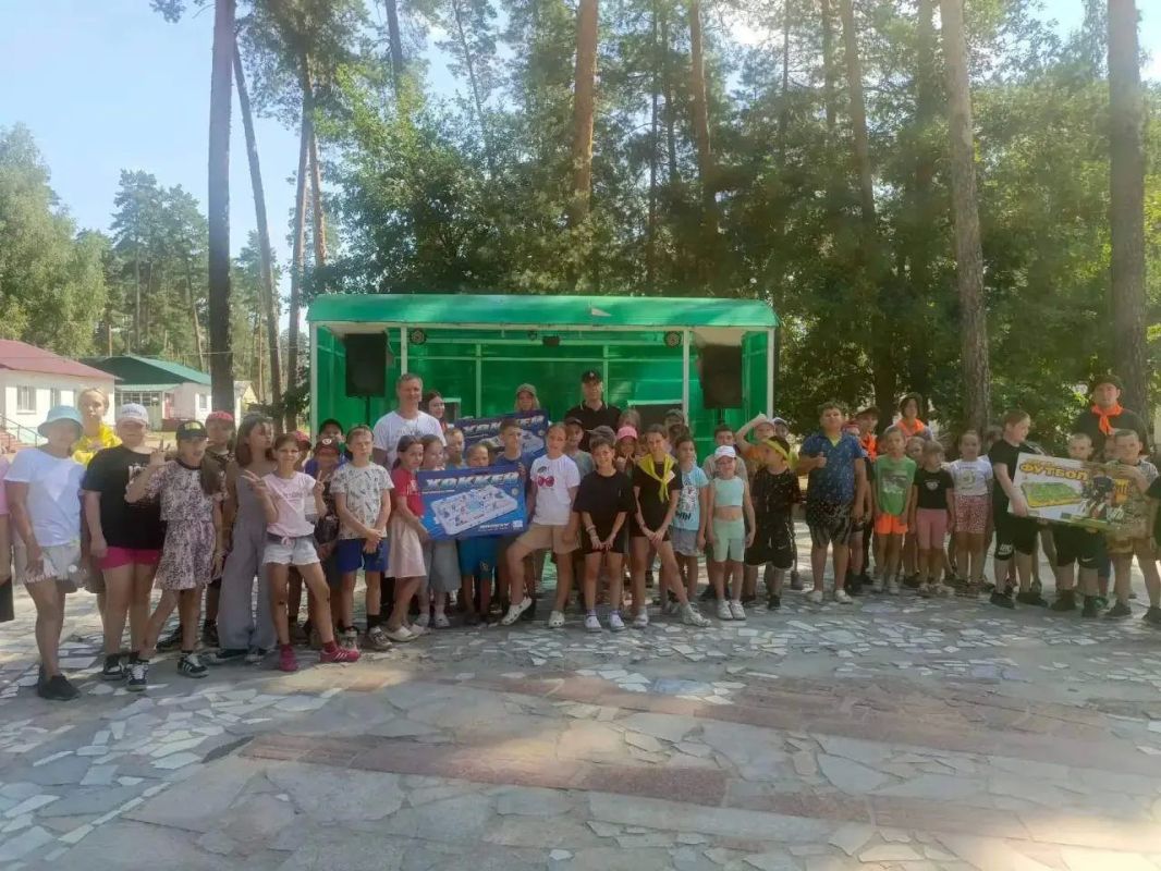 Пензенские полицейские и общественники провели для детей профилактическое мероприятие в рамках акции «Каникулы с Общественным советом» Пензенские полицейские и общественники провели для детей профилактическое мероприятие в рамках акции «Каникулы с Общественным советом»