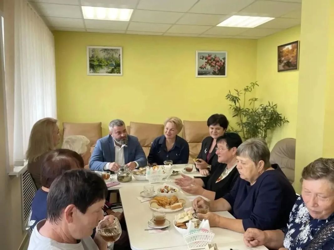 Антон Шаронов встретился с избирателями в Бессоновке, Мокшане и Иссе Антон Шаронов встретился с избирателями в Бессоновке, Мокшане и Иссе