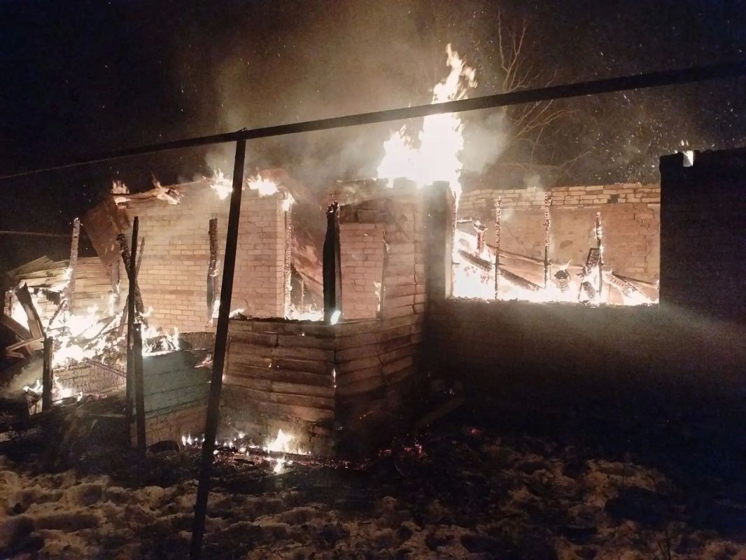 Аферист из Мордовии уличён пензенской полицией в поджоге дома ради получения страховой выплаты Аферист из Мордовии уличён пензенской полицией в поджоге дома ради получения страховой выплаты
