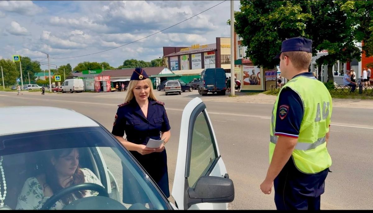В Земетчинском районе полицейские разъяснили участникам дорожного движения ключевые правила поведения на проезжей части В Земетчинском районе полицейские разъяснили участникам дорожного движения ключевые правила поведения на проезжей части