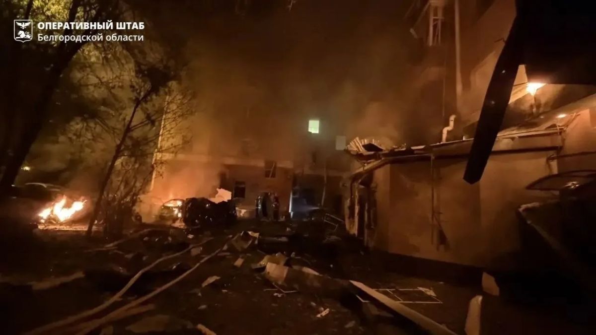 ВСУ ночью атаковали жилые дома в России ВСУ ночью атаковали жилые дома в России