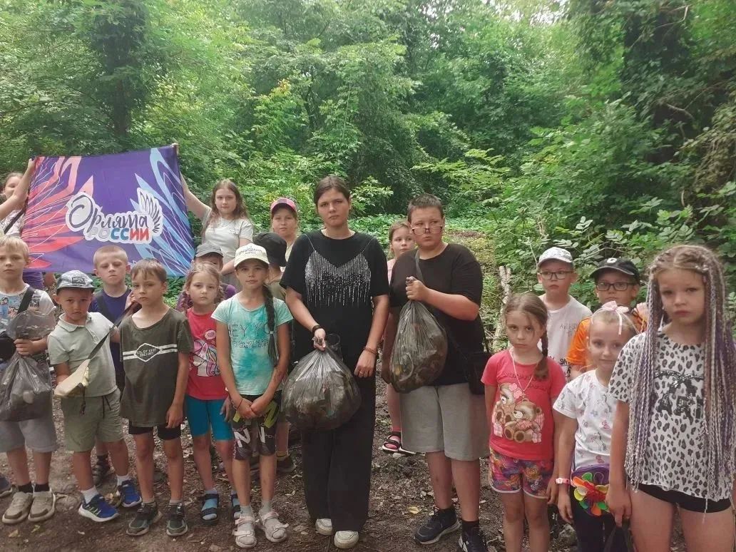 В пришкольном лагере «Солнышко» школы №4 города Сердобска в рамках трека «ОрлёнокДоброволец» прошёл экологический десант «Чистый лес» В пришкольном лагере «Солнышко» школы №4 города Сердобска в рамках трека «ОрлёнокДоброволец» прошёл экологический десант «Чистый лес»