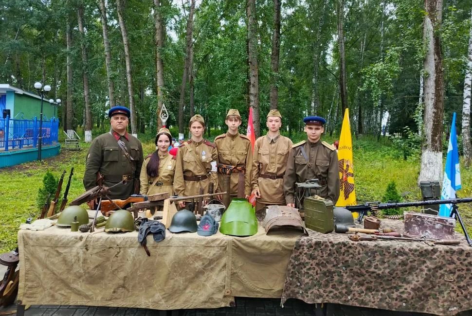 Активисты Каменского местного отделения Российского военно-исторического общества и участники военно-исторического клуба «Наследие» приняли участие в областном фестивале «Активное долголетие», который прошел в Каменском... Активисты Каменского местного отделения Российского военно-исторического общества и участники военно-исторического клуба «Наследие» приняли участие в областном фестивале «Активное долголетие», который прошел в Каменском...