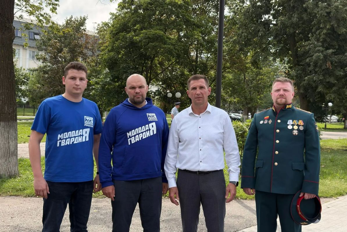 Антон Демидов почтил память погибших детей в Донбассе Антон Демидов почтил память погибших детей в Донбассе