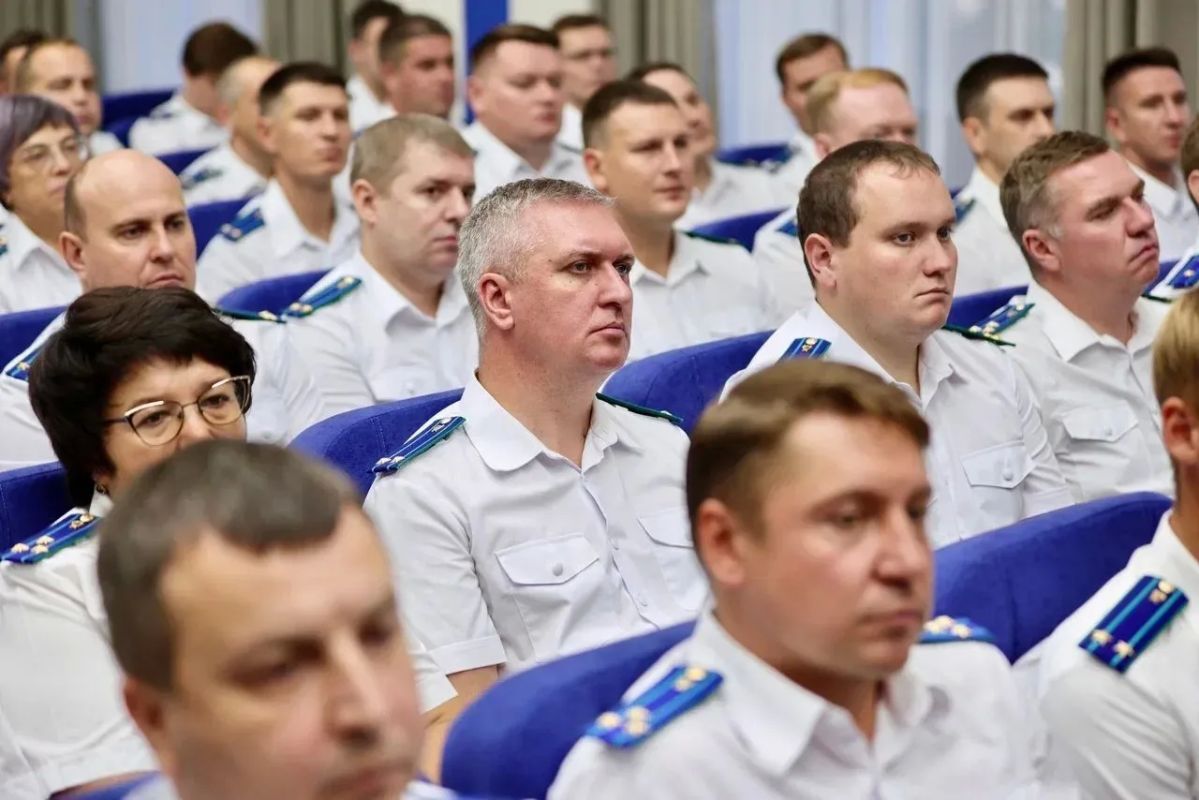 Заместитель Генерального прокурора Российской Федерации представил нового прокурора Нижегородской области Заместитель Генерального прокурора Российской Федерации представил нового прокурора Нижегородской области