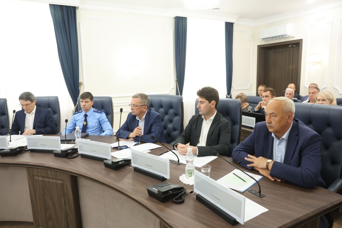 Реализацию инвестиционных и национальных проектов рассмотрели в правительстве области Реализацию инвестиционных и национальных проектов рассмотрели в правительстве области