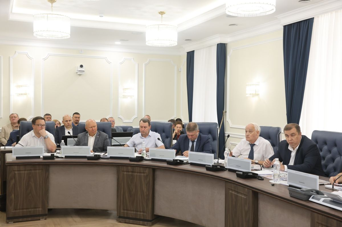 Реализацию инвестиционных и национальных проектов рассмотрели в правительстве области Реализацию инвестиционных и национальных проектов рассмотрели в правительстве области