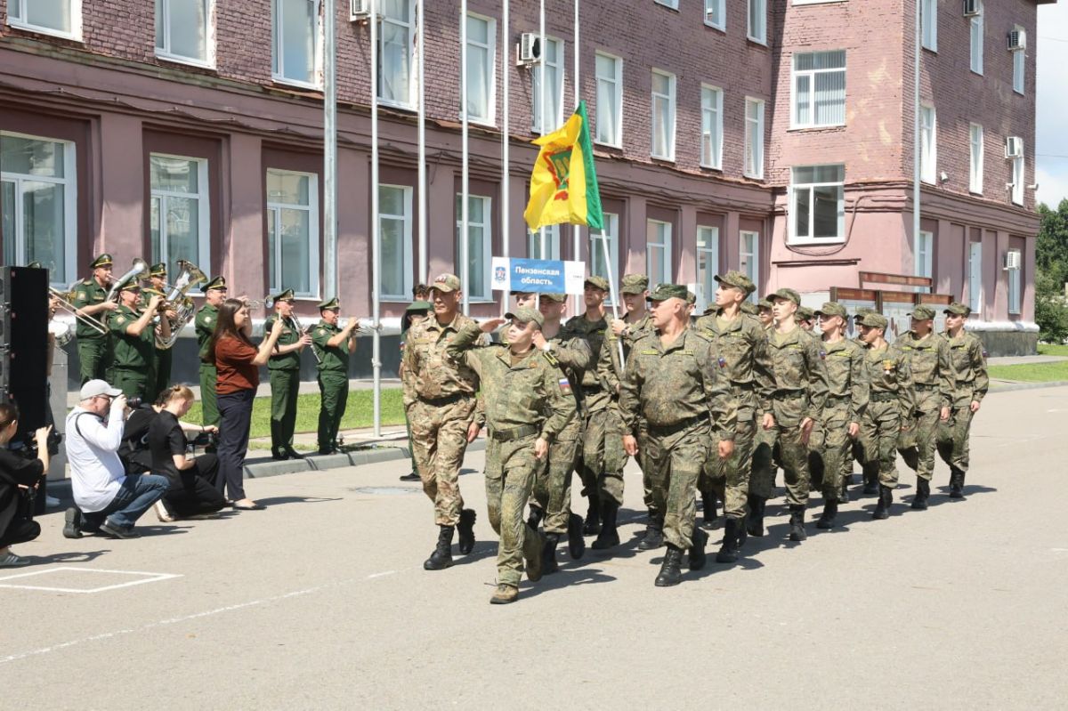 Вадим Супиков подчеркнул воспитательное значение военно-патриотических сборов ПФО «Гвардеец» Вадим Супиков подчеркнул воспитательное значение военно-патриотических сборов ПФО «Гвардеец»