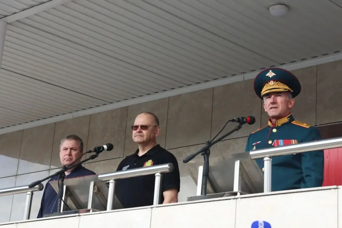 Олег Мельниченко: В учебном центре Пензенского артиллерийского инженерного института присягнули на верность Родине 310 молодых солдат из 12 регионов нашей страны Олег Мельниченко: В учебном центре Пензенского артиллерийского инженерного института присягнули на верность Родине 310 молодых солдат из 12 регионов нашей страны