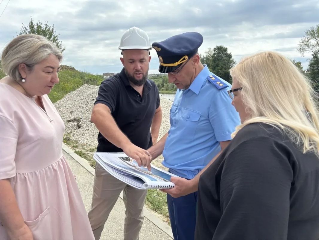 Прокурор области Дмитрий Горшков совершил рабочую поездку в Никольский район Прокурор области Дмитрий Горшков совершил рабочую поездку в Никольский район
