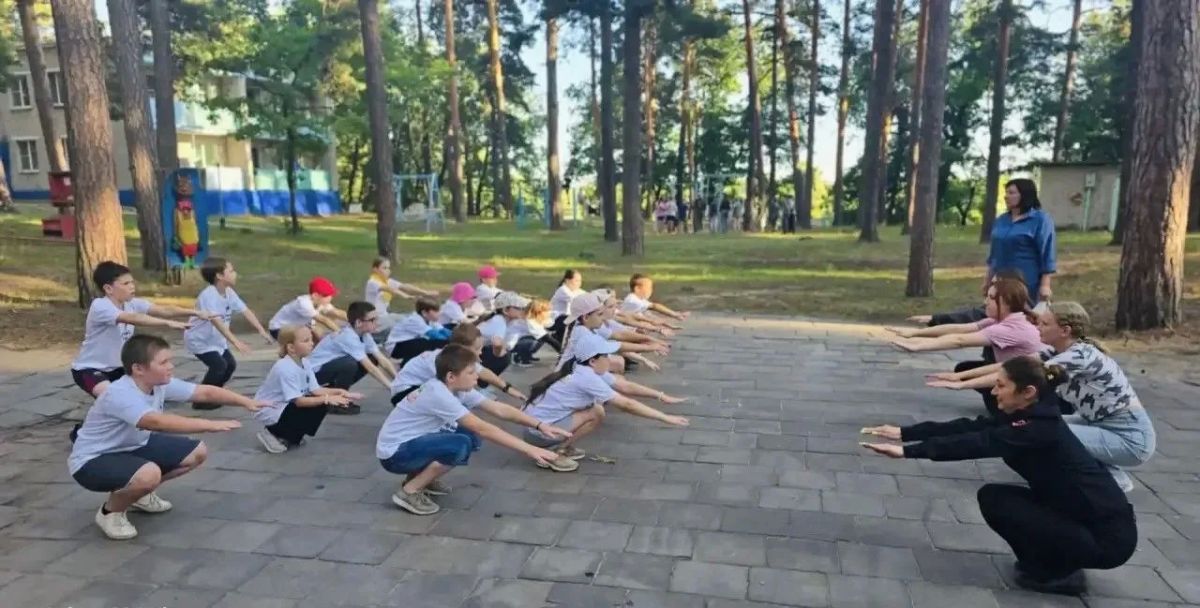 В Городищенском районе сотрудники полиции и общественники провели для детей «Зарядку со стражем порядка» В Городищенском районе сотрудники полиции и общественники провели для детей «Зарядку со стражем порядка»