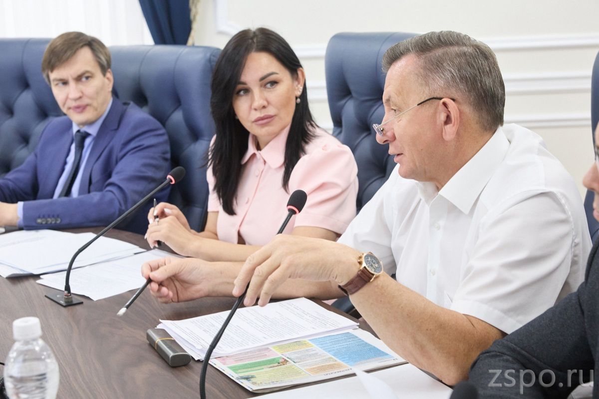 Комплексное развитие территорий и поддержка старшего поколения рассмотрены в правительстве региона Комплексное развитие территорий и поддержка старшего поколения рассмотрены в правительстве региона