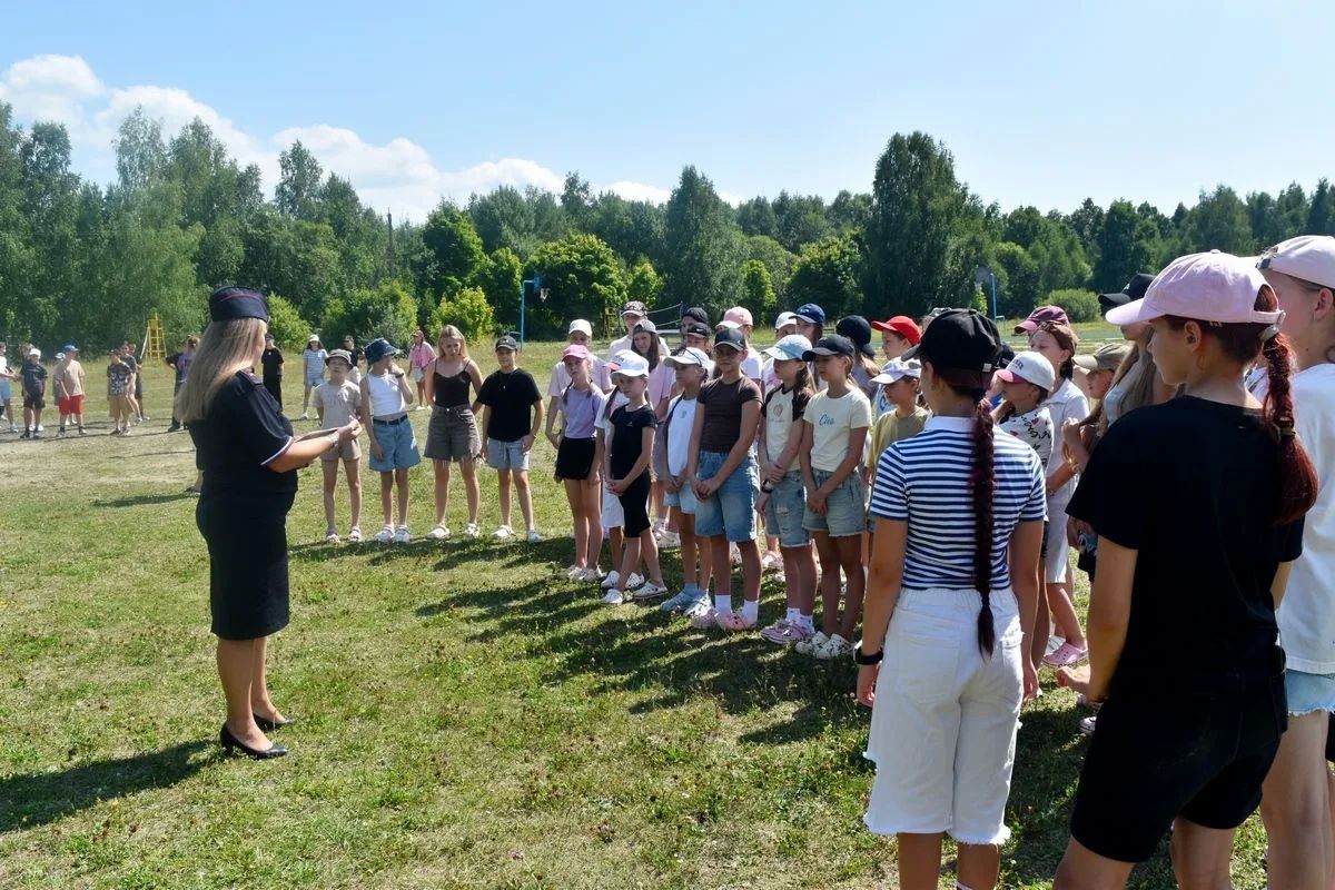 В Пензе сотрудники транспортной полиции присоединились к акции «Зарядка со стражем порядка» В Пензе сотрудники транспортной полиции присоединились к акции «Зарядка со стражем порядка»