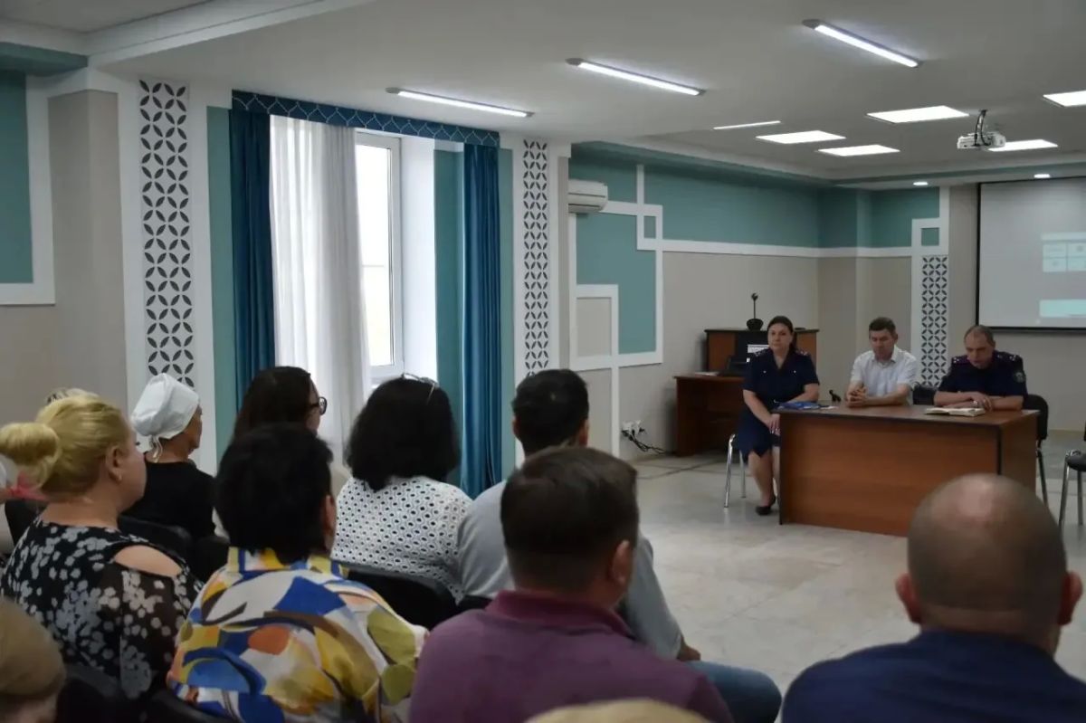 Исполняющий обязанности руководителя следственного управления провел личный прием граждан на производственных предприятиях Исполняющий обязанности руководителя следственного управления провел личный прием граждан на производственных предприятиях