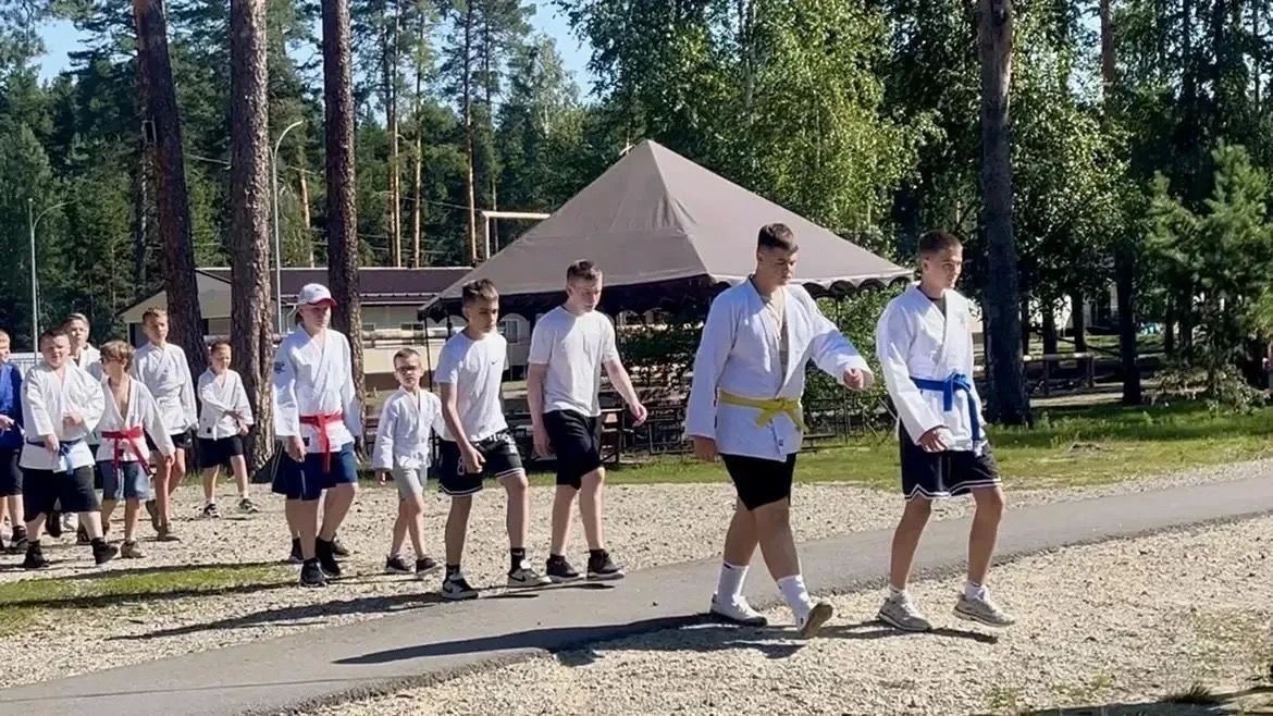 В Пензенском спортивно-оздоровительном лагере «Меридиан» началась третья летняя смена «Дружба народов – сила команды» В Пензенском спортивно-оздоровительном лагере «Меридиан» началась третья летняя смена «Дружба народов – сила команды»