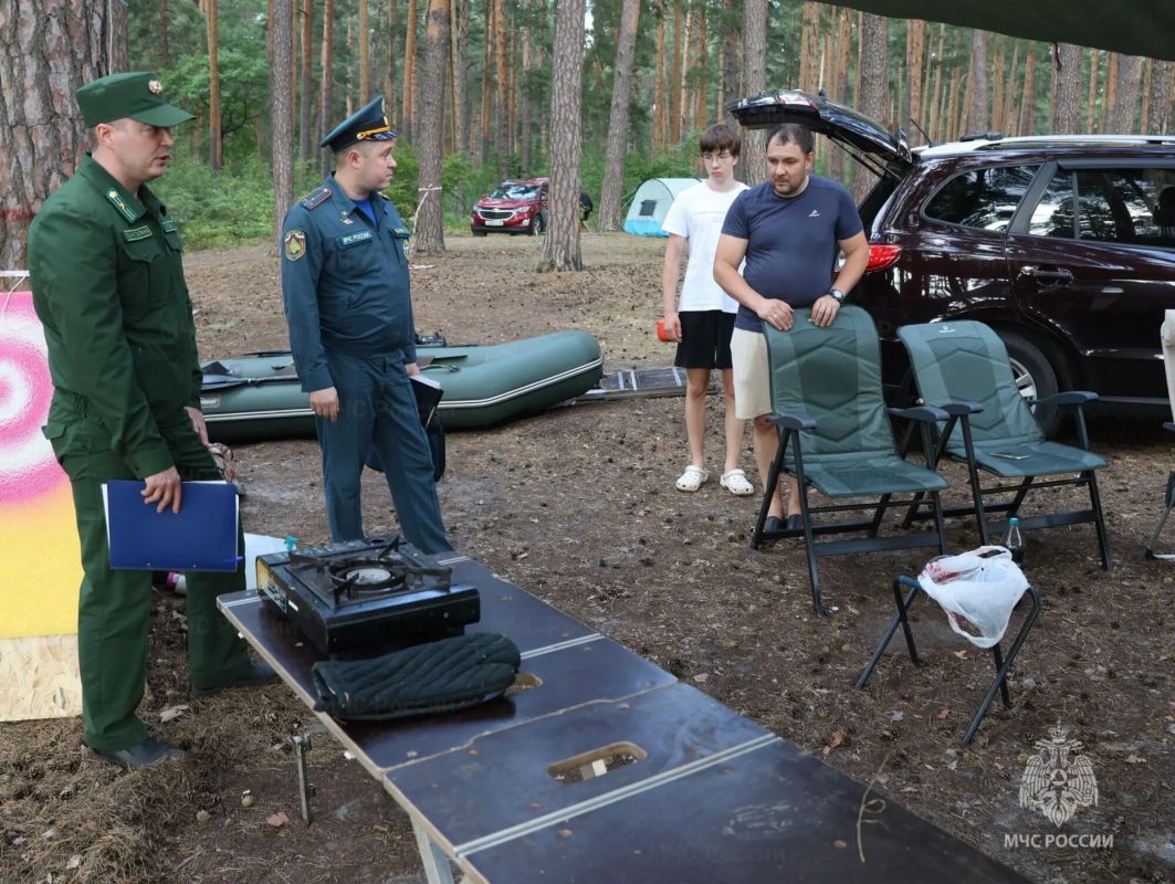 Безопасность на природе. Пренебрежение правилами пожарной безопасности со стороны отдыхающих, в том числе, халатное отношение при разведении костров, – одна из частных причин возникновения возгораний Безопасность на природе. Пренебрежение правилами пожарной безопасности со стороны отдыхающих, в том числе, халатное отношение при разведении костров, – одна из частных причин возникновения возгораний