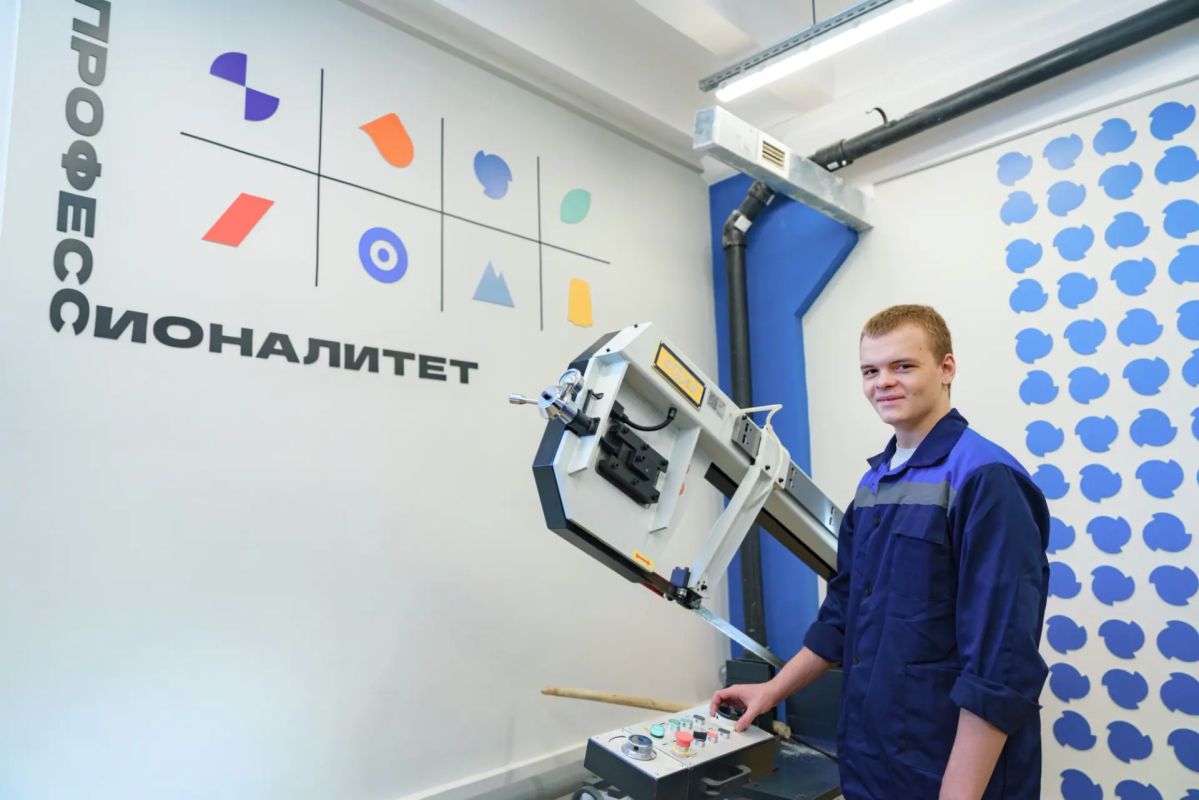 Число заявлений, направленных абитуриентами в колледжи и техникумы федерального проекта «Профессионалитет» в 2026 году, достигло 1,1 миллиона Число заявлений, направленных абитуриентами в колледжи и техникумы федерального проекта «Профессионалитет» в 2026 году, достигло 1,1 миллиона