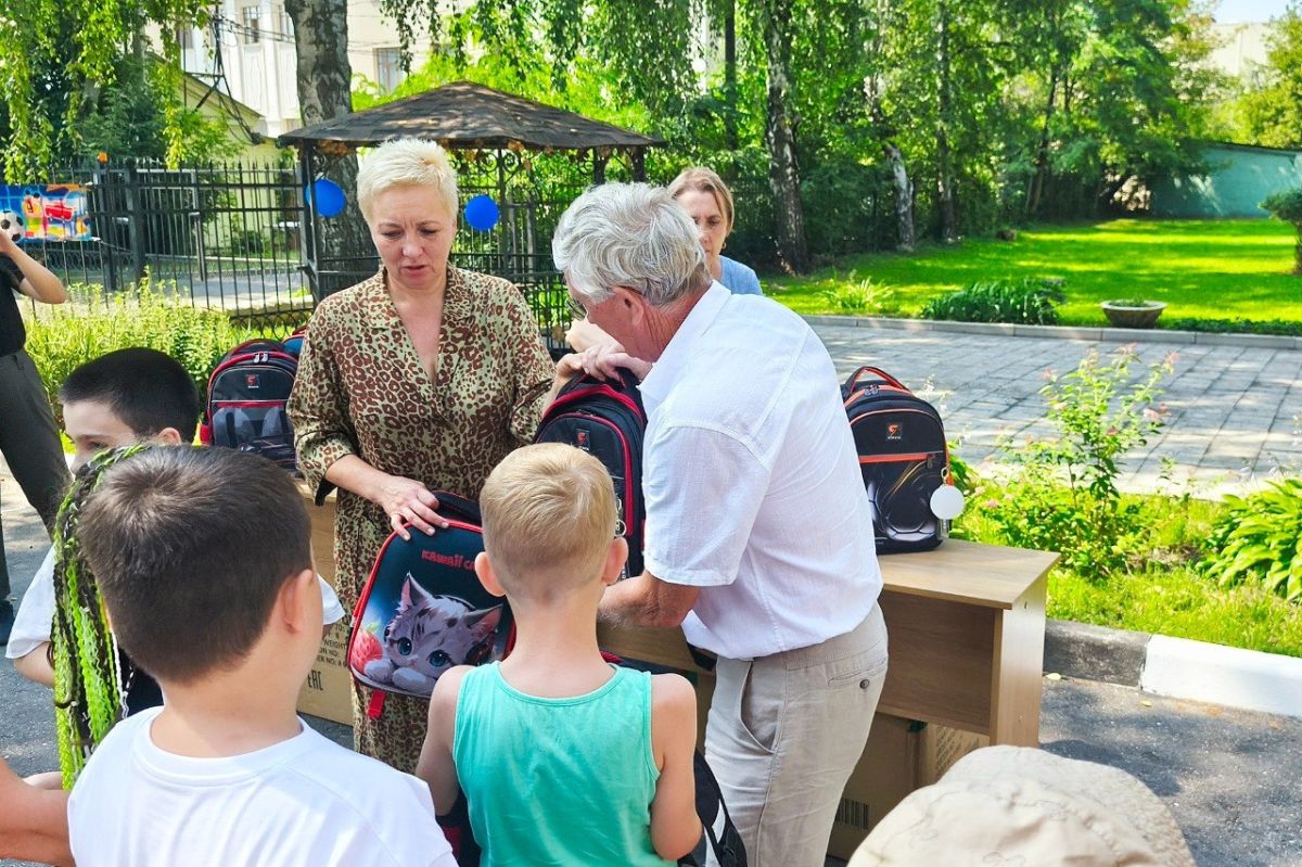 Николай Лукьянов поддержал акцию «Собери ребенка в школу» Николай Лукьянов поддержал акцию «Собери ребенка в школу»