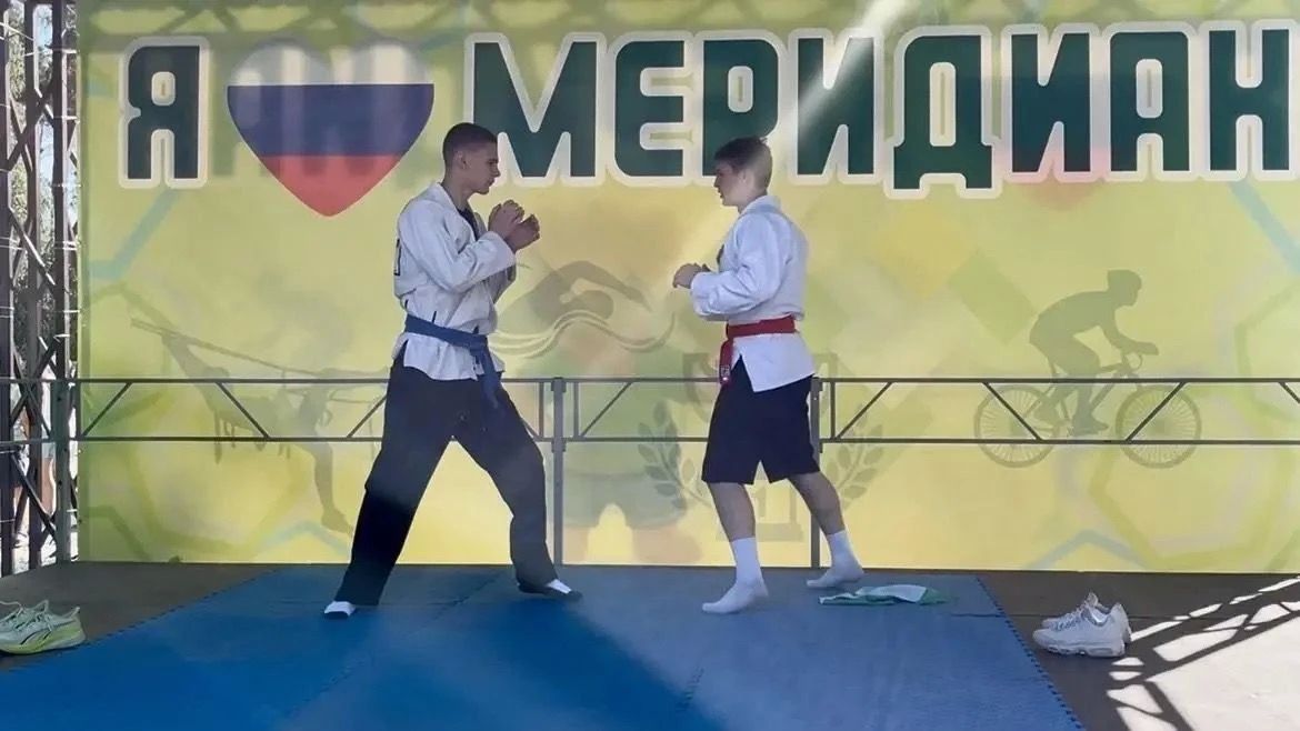 В Пензенском спортивно-оздоровительном лагере «Меридиан» началась третья летняя смена «Дружба народов – сила команды» В Пензенском спортивно-оздоровительном лагере «Меридиан» началась третья летняя смена «Дружба народов – сила команды»