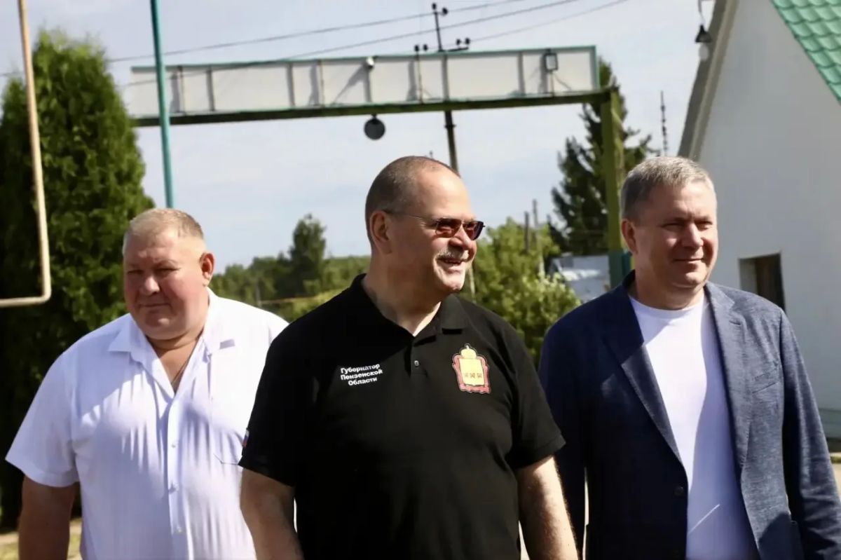 Олег Мельниченко: В Камешкирском районе встретился с руководством и трудовым коллективом семеноводческого хозяйства «РусАгроСелект», которое имеет большое значение для отечественного растениеводства Олег Мельниченко: В Камешкирском районе встретился с руководством и трудовым коллективом семеноводческого хозяйства «РусАгроСелект», которое имеет большое значение для отечественного растениеводства