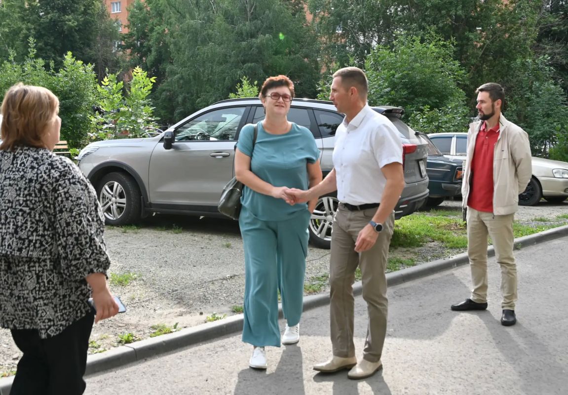 Олег Денисов: Встретился с жительницей дома № 10 по улице Воронова, которая в прошлый четверг обратилась ко мне на прямую линию Олег Денисов: Встретился с жительницей дома № 10 по улице Воронова, которая в прошлый четверг обратилась ко мне на прямую линию