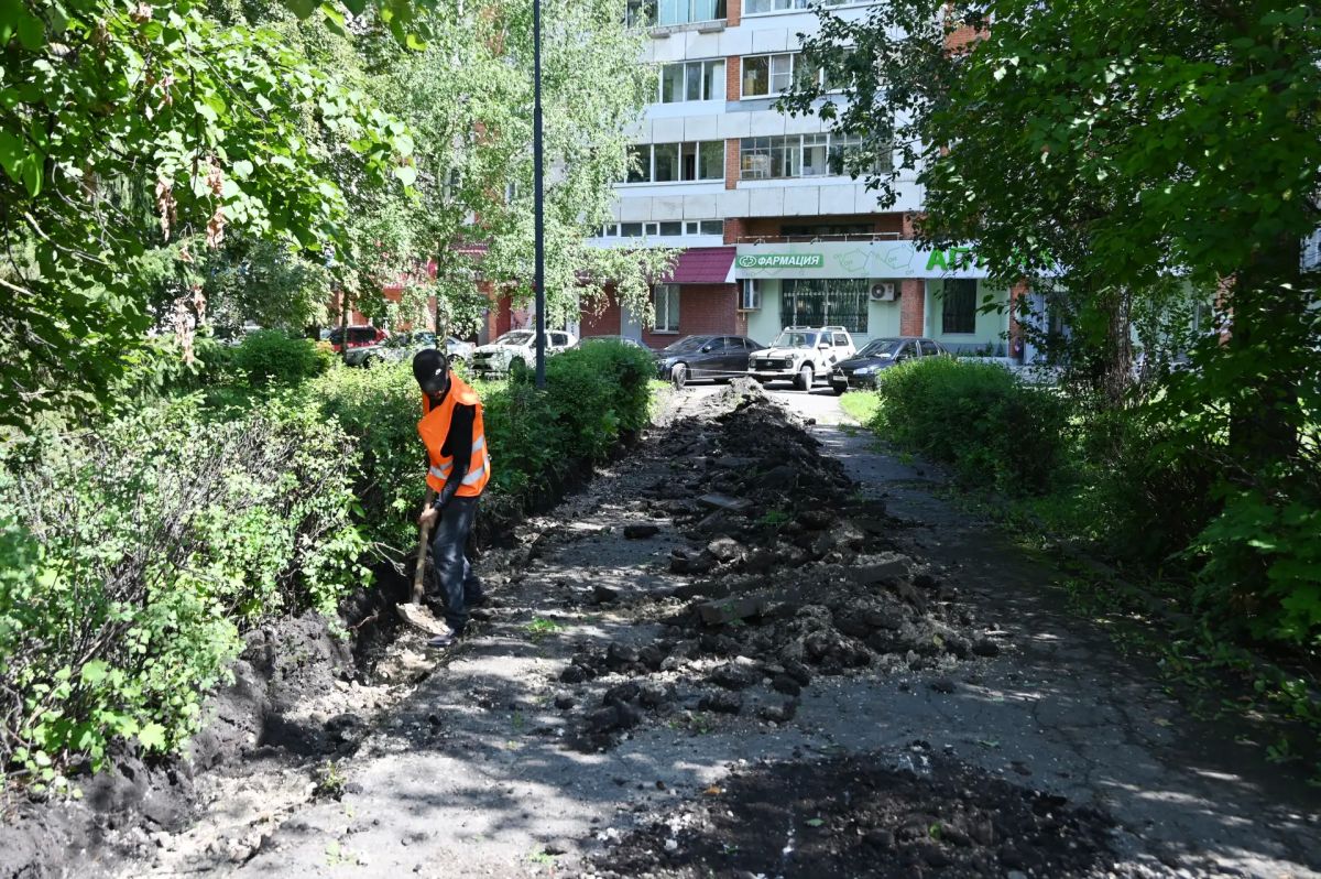 Олег Денисов: В сквере Героев-чернобыльцев приступили к работам по благоустройству Олег Денисов: В сквере Героев-чернобыльцев приступили к работам по благоустройству