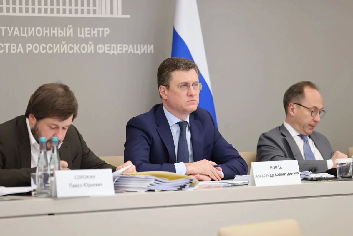 Александр Новак провел совещание по ситуации на внутреннем рынке топлива Александр Новак провел совещание по ситуации на внутреннем рынке топлива