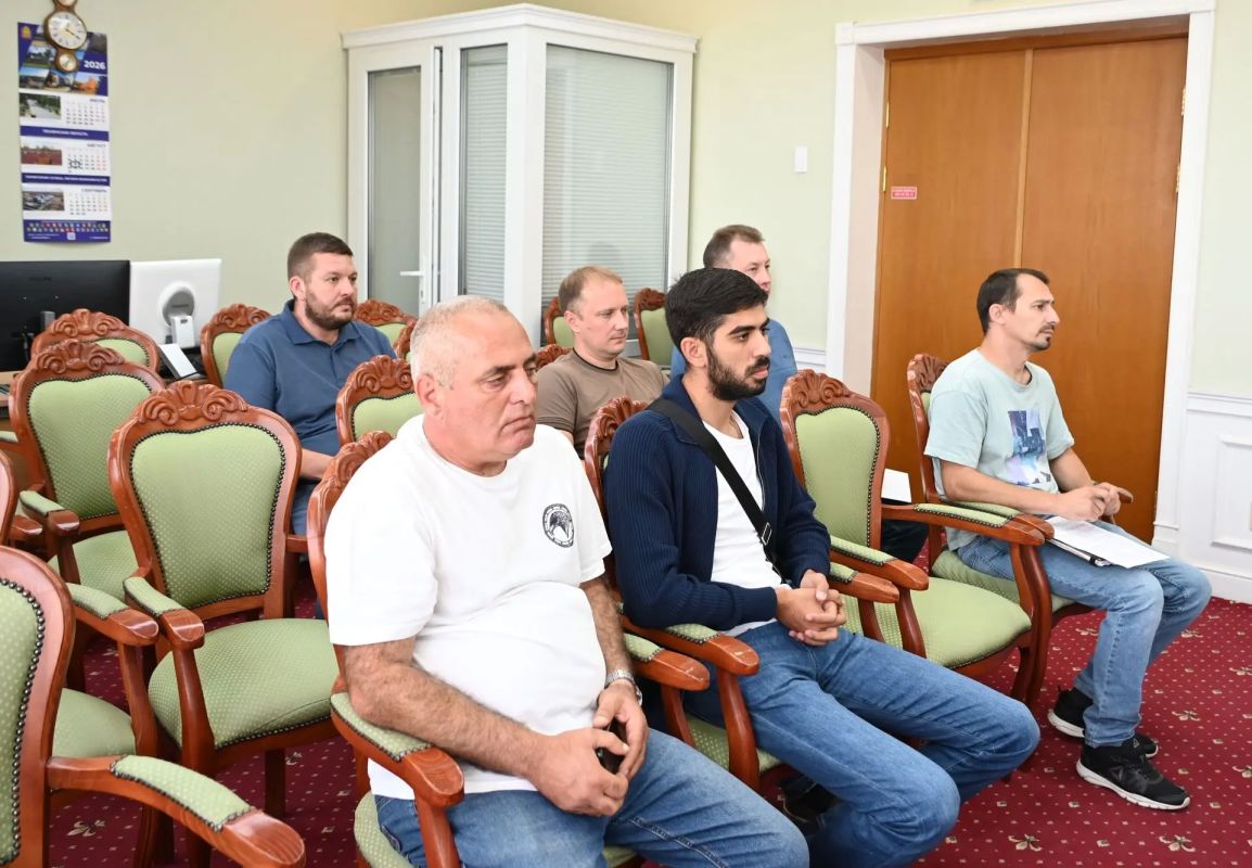 Олег Денисов: Третий год подряд по инициативе нашего губернатора Олега Владимировича Мельниченко в городе реализуется программа «Мой двор» Олег Денисов: Третий год подряд по инициативе нашего губернатора Олега Владимировича Мельниченко в городе реализуется программа «Мой двор»