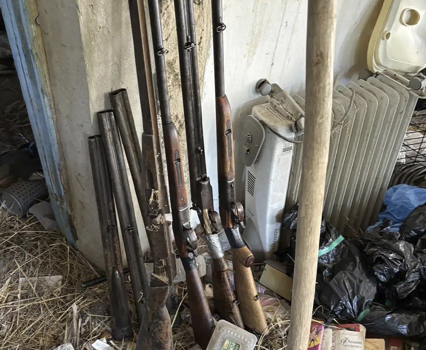 Пензенская полиция изъяла у сельчанина подпольный арсенал оружия и боеприпасов, а также марихуану Пензенская полиция изъяла у сельчанина подпольный арсенал оружия и боеприпасов, а также марихуану