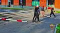 Пьяный мужчина решил с кулаков перейти на сигнальный пистолет, выстрелив из него во время ссоры в Москве