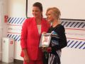 Ульяну Безрукову, заместителя директора Кадрового центра «Работа России» Пензенской области, лидер Союза женщин России Мария Ситтель наградила памятной медалью