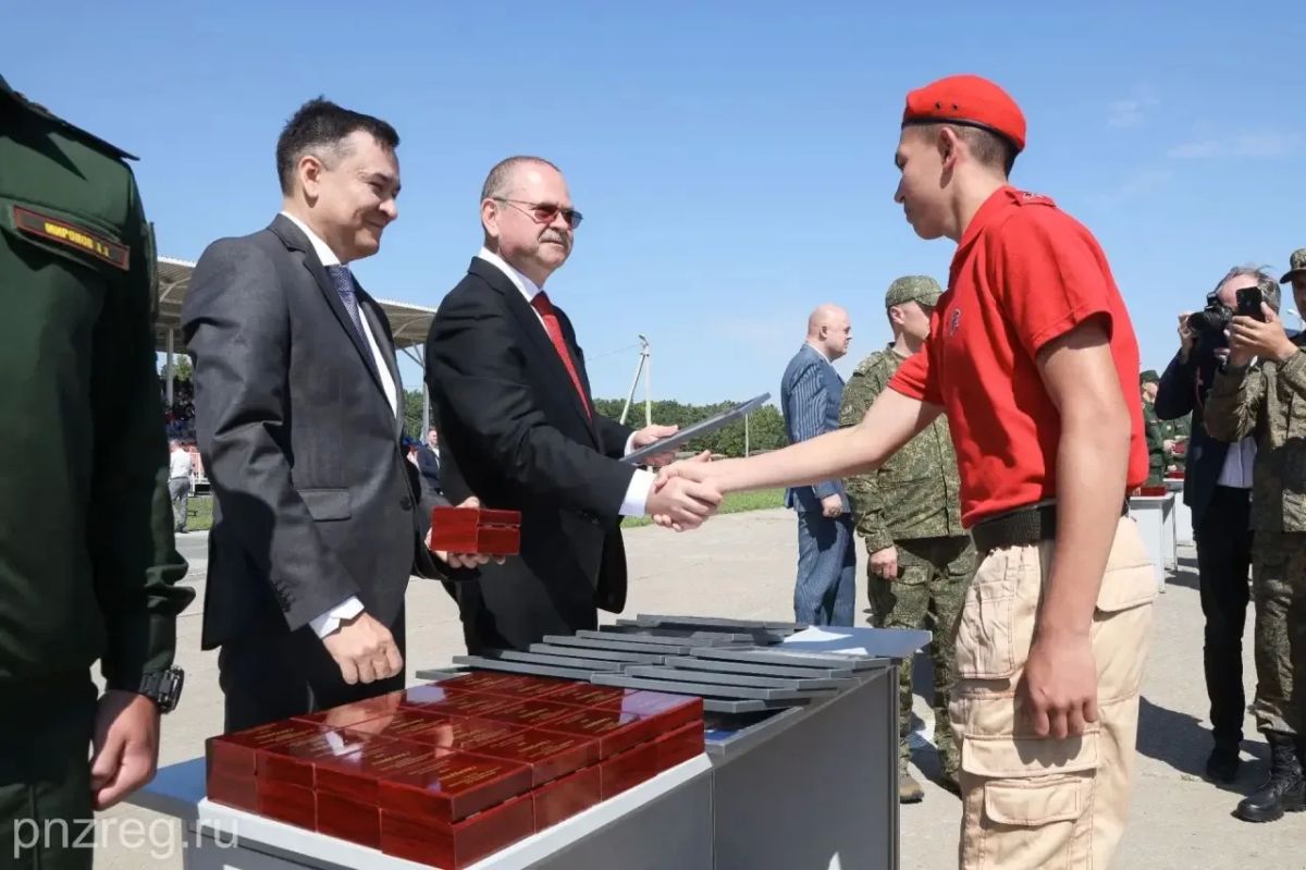 Олег Мельниченко: Символично, что XII смену юнармейских военнопатриотических сборов ПФО «Гвардеец» мы закрывали в День офицера Олег Мельниченко: Символично, что XII смену юнармейских военнопатриотических сборов ПФО «Гвардеец» мы закрывали в День офицера