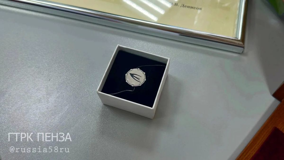 Глава Пензы Олег Денисов и председатель Пензенской городской Думы Сергей Васянин поздравили директора ГТРК «Пенза» Оксану Чубарь с юбилеем Глава Пензы Олег Денисов и председатель Пензенской городской Думы Сергей Васянин поздравили директора ГТРК «Пенза» Оксану Чубарь с юбилеем