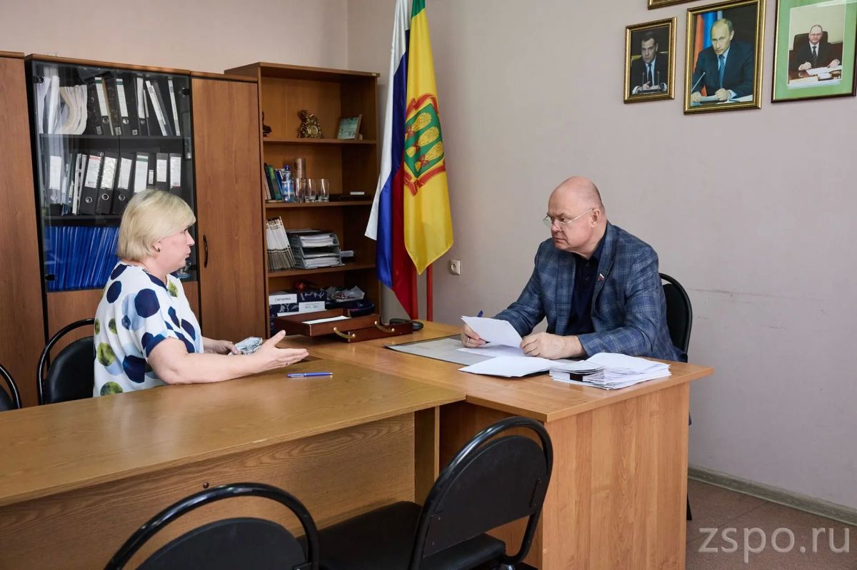 Вадим Супиков провёл приём граждан Вадим Супиков провёл приём граждан