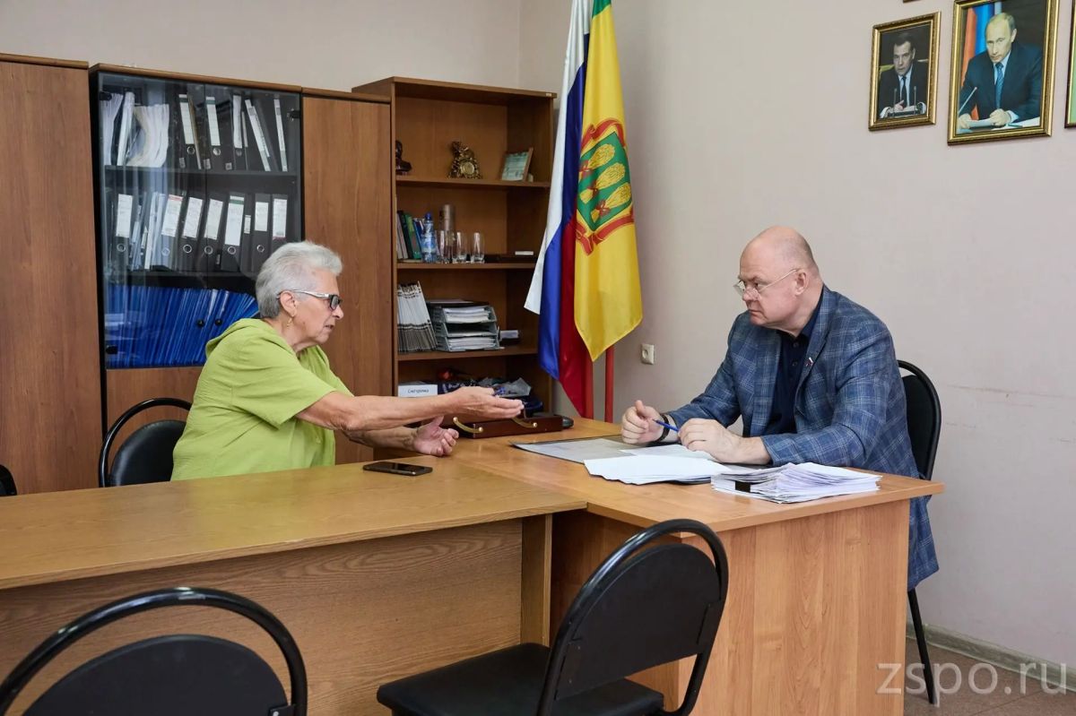 Вадим Супиков провёл приём граждан Вадим Супиков провёл приём граждан