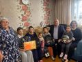 Рустям Агишев вручил детям из многодетной семьи школьные принадлежности